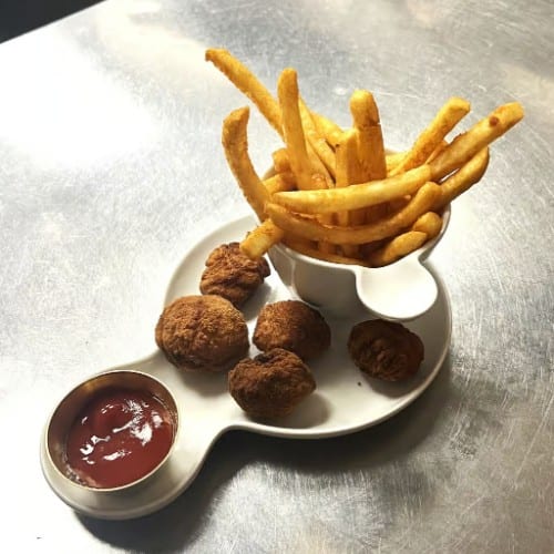 Nuggets and Fry - Catering.